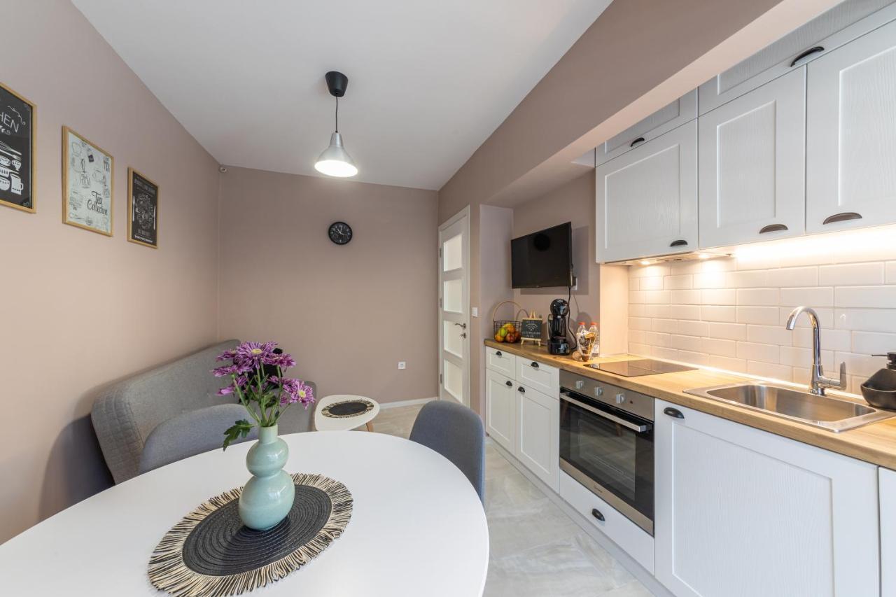 Great Location Apartment Varna Bagian luar foto