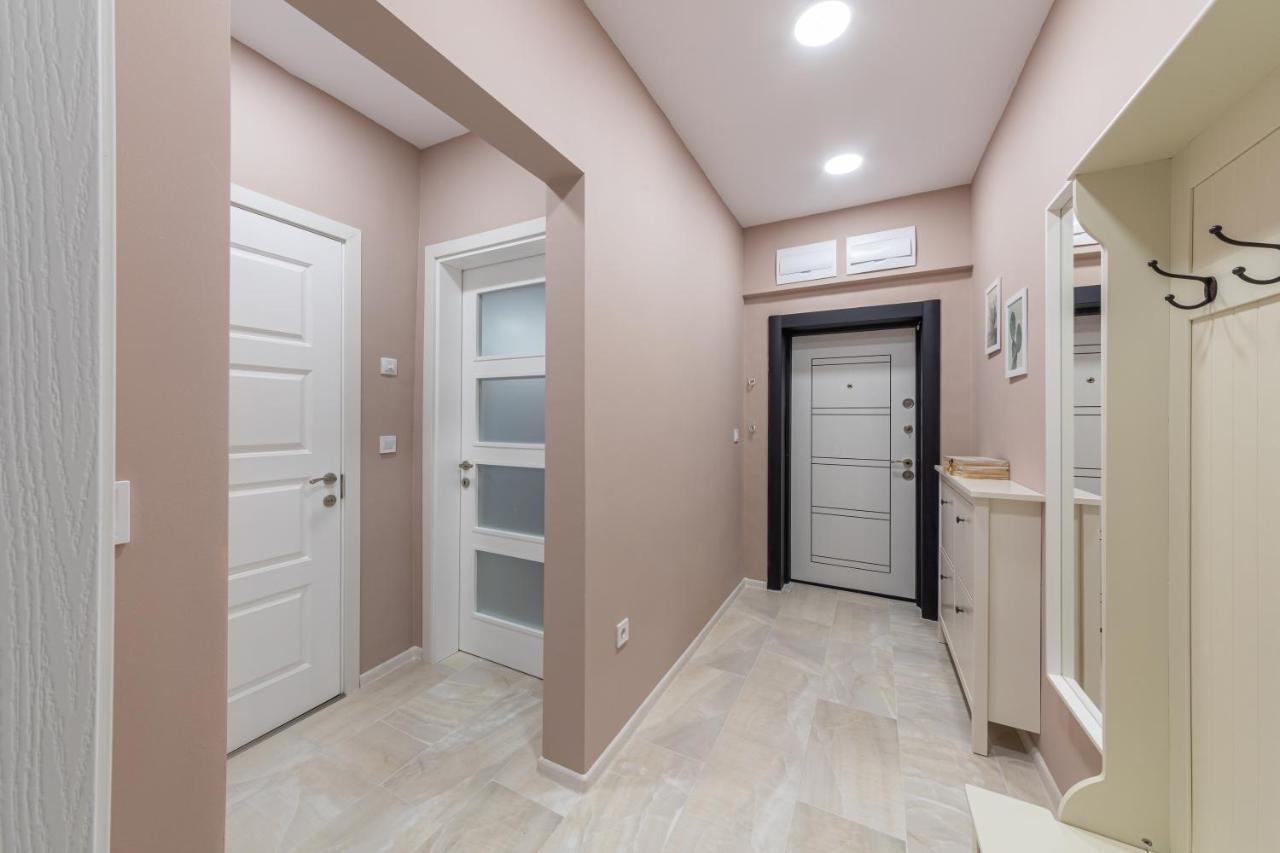 Great Location Apartment Varna Bagian luar foto