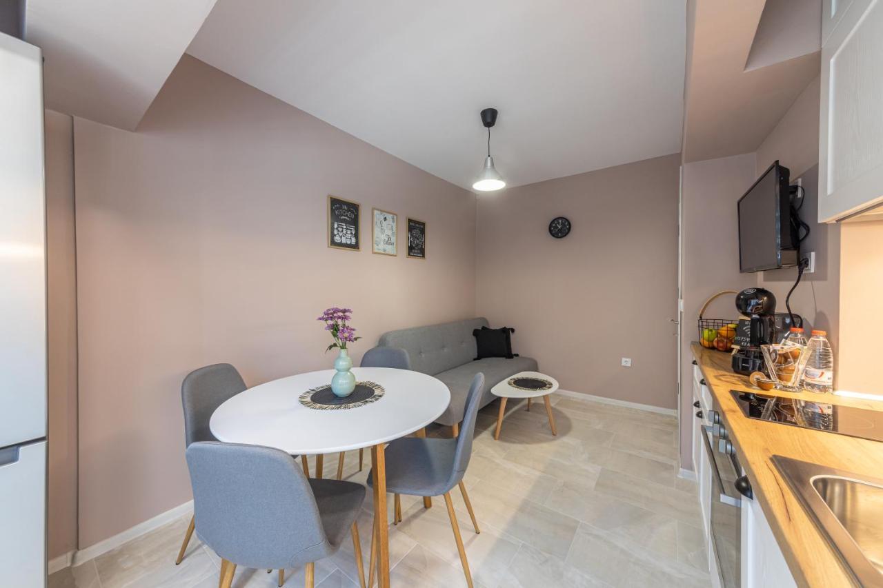 Great Location Apartment Varna Bagian luar foto