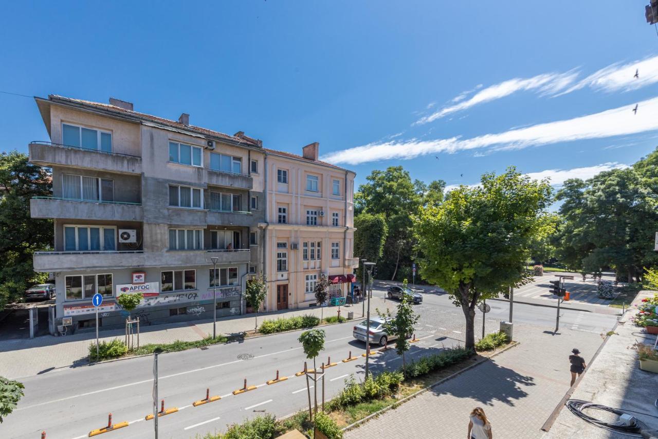 Great Location Apartment Varna Bagian luar foto